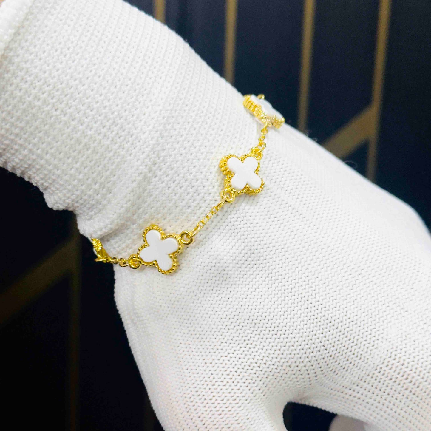 White Flower Jewelry Set