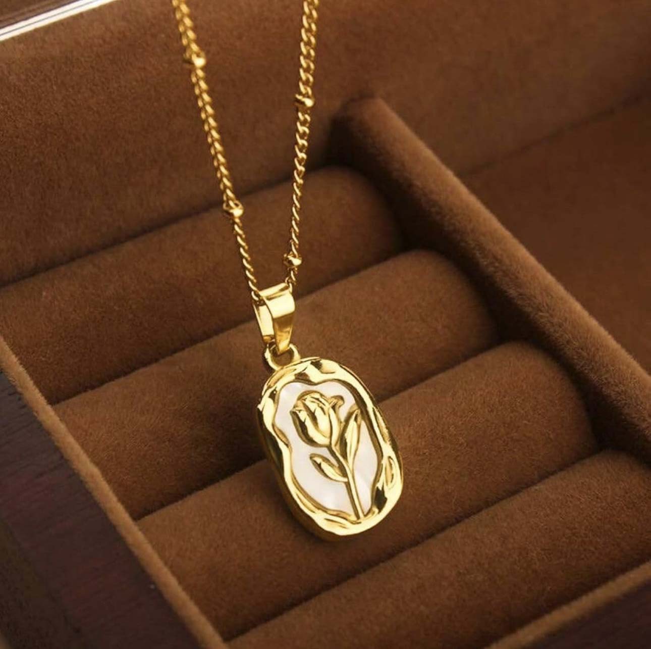 Rose Pendant Necklace