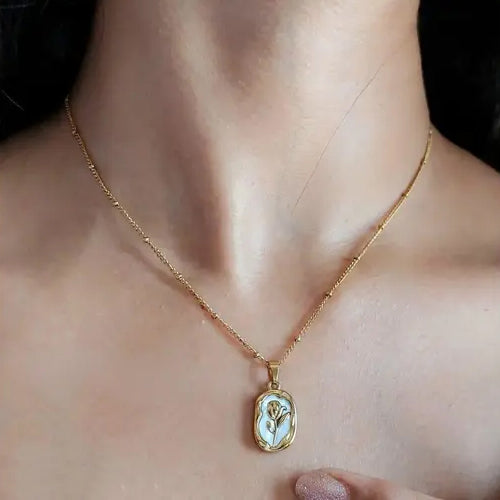 Rose Pendant Necklace