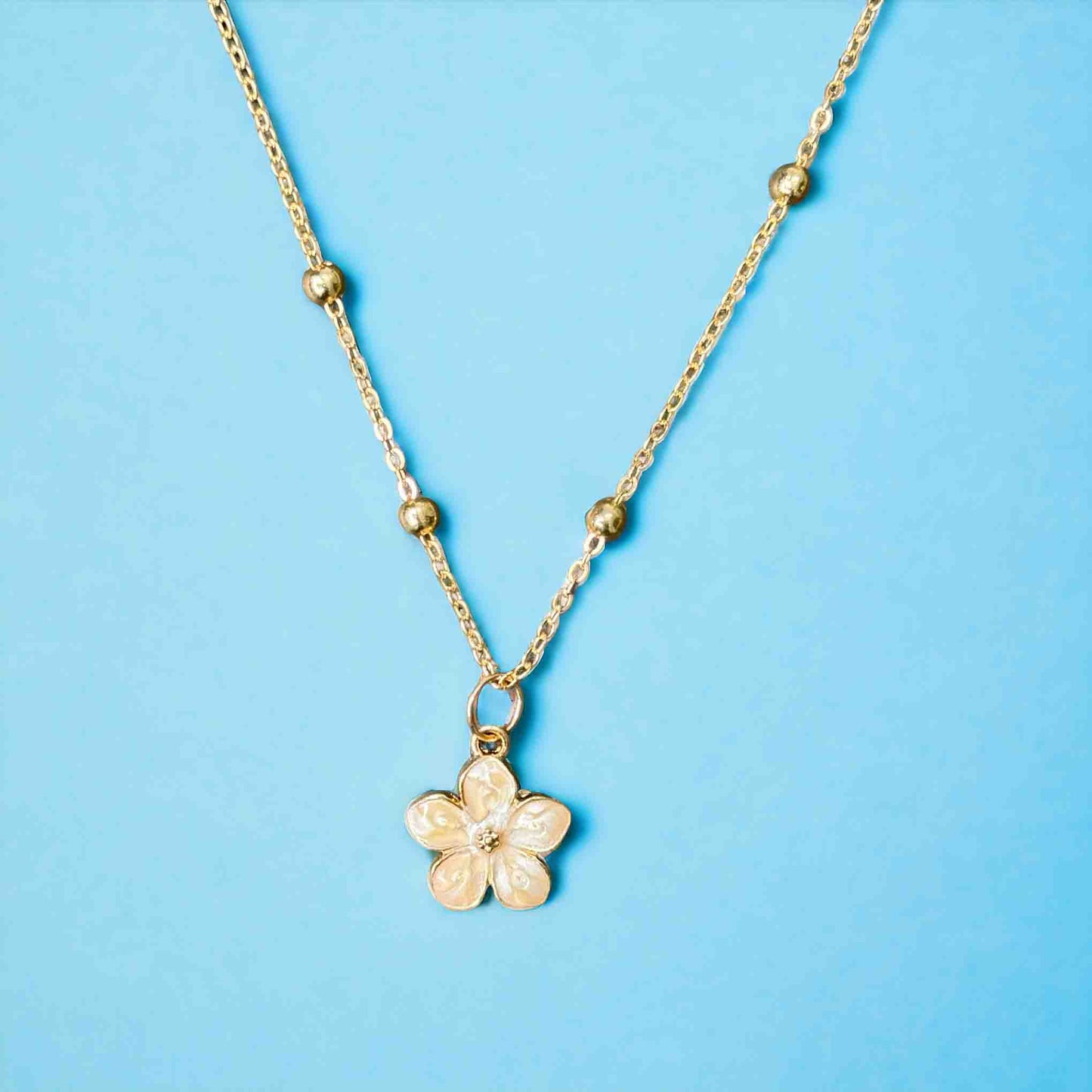 Single Layered Chain Flower Necklace