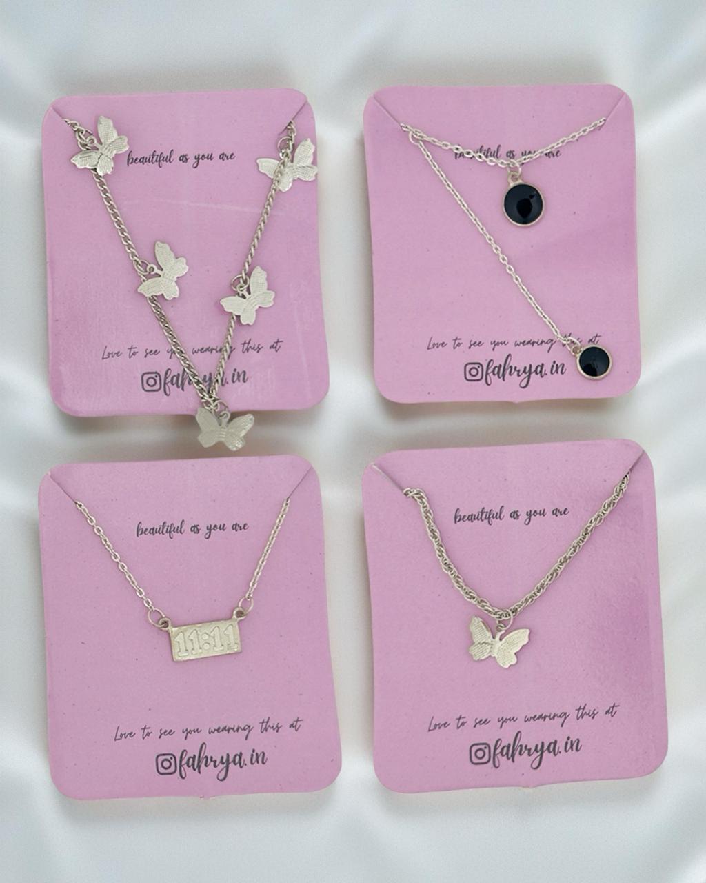 16 Necklaces Hamper
