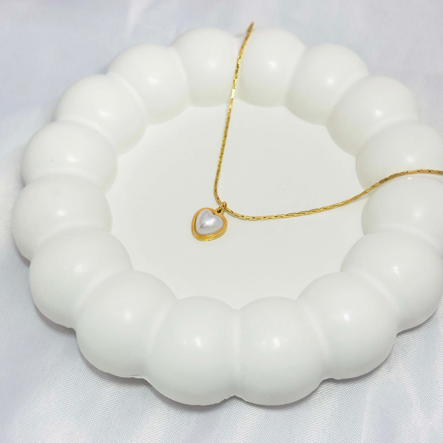 Heart White Pearl Pendant Necklace